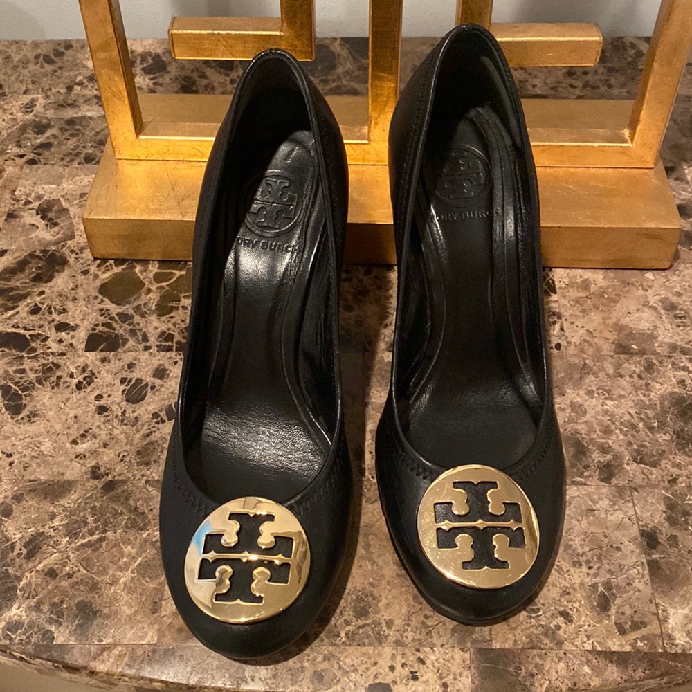 Tory Burch black leather pumps size 6.5